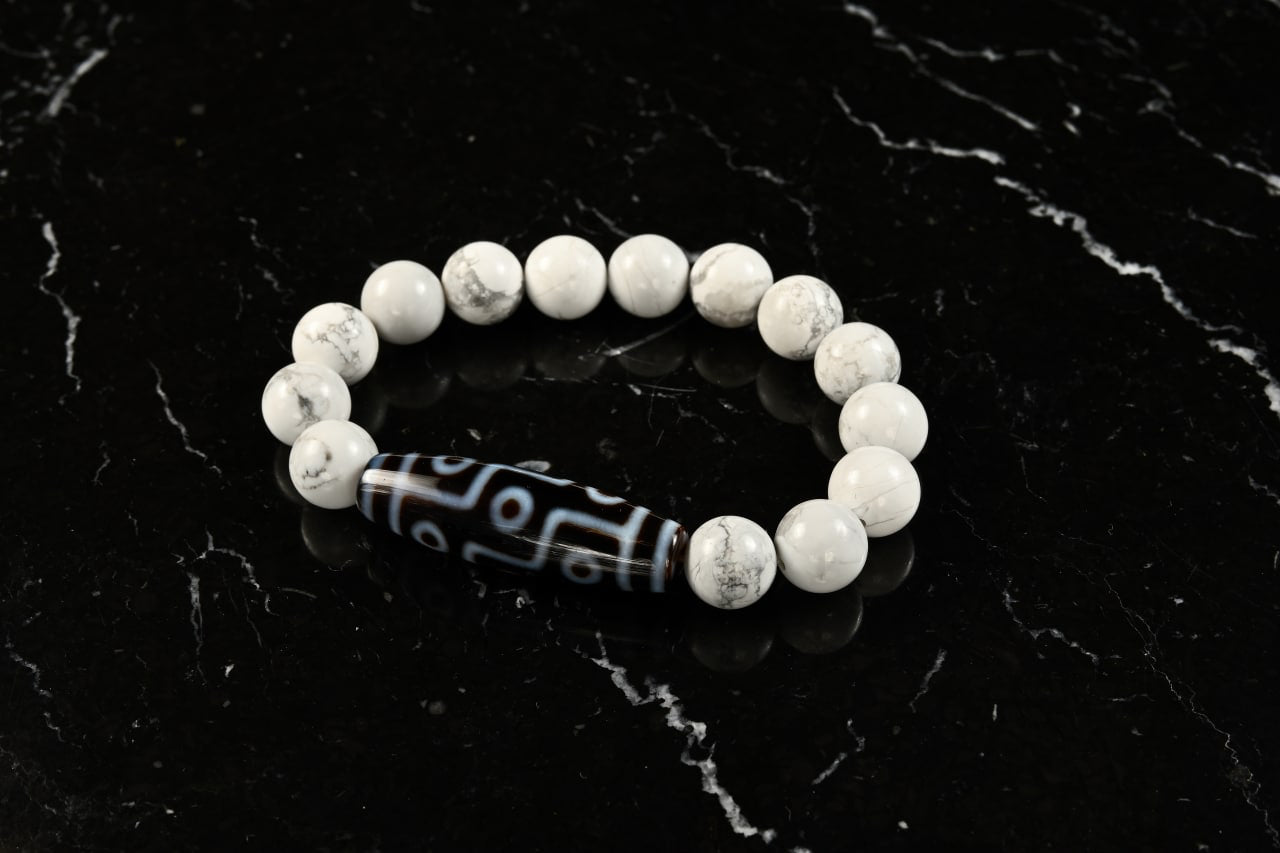 Dzi-Stein 9 Augen mit Howlit - Durchhaltevermögen, Entschiedenheit, Präsennz